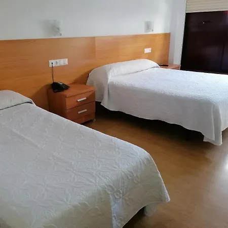 Hostal Adelia Hotel 2*