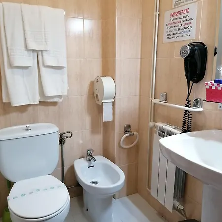 Adelia Hotel 2*