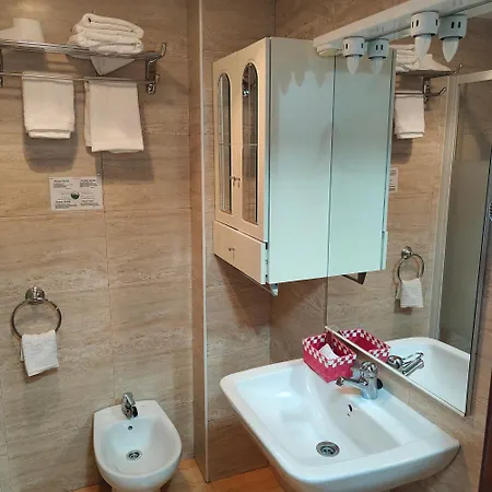 Hotel Adelia 2*